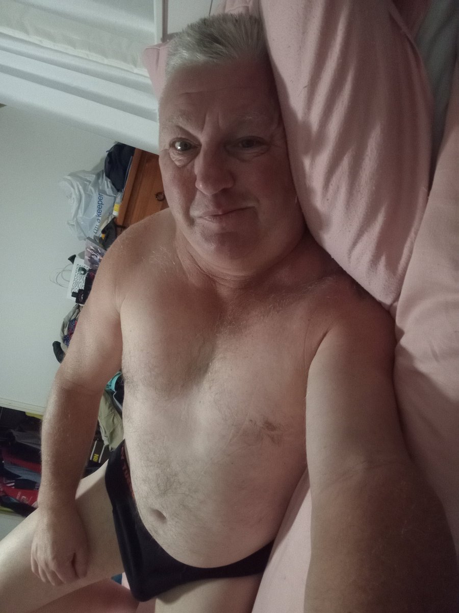 DavidEvans0314's tweet photo. Come to my bed.
I have an extra pillow.😁 https://t.co/48AM78gpwe