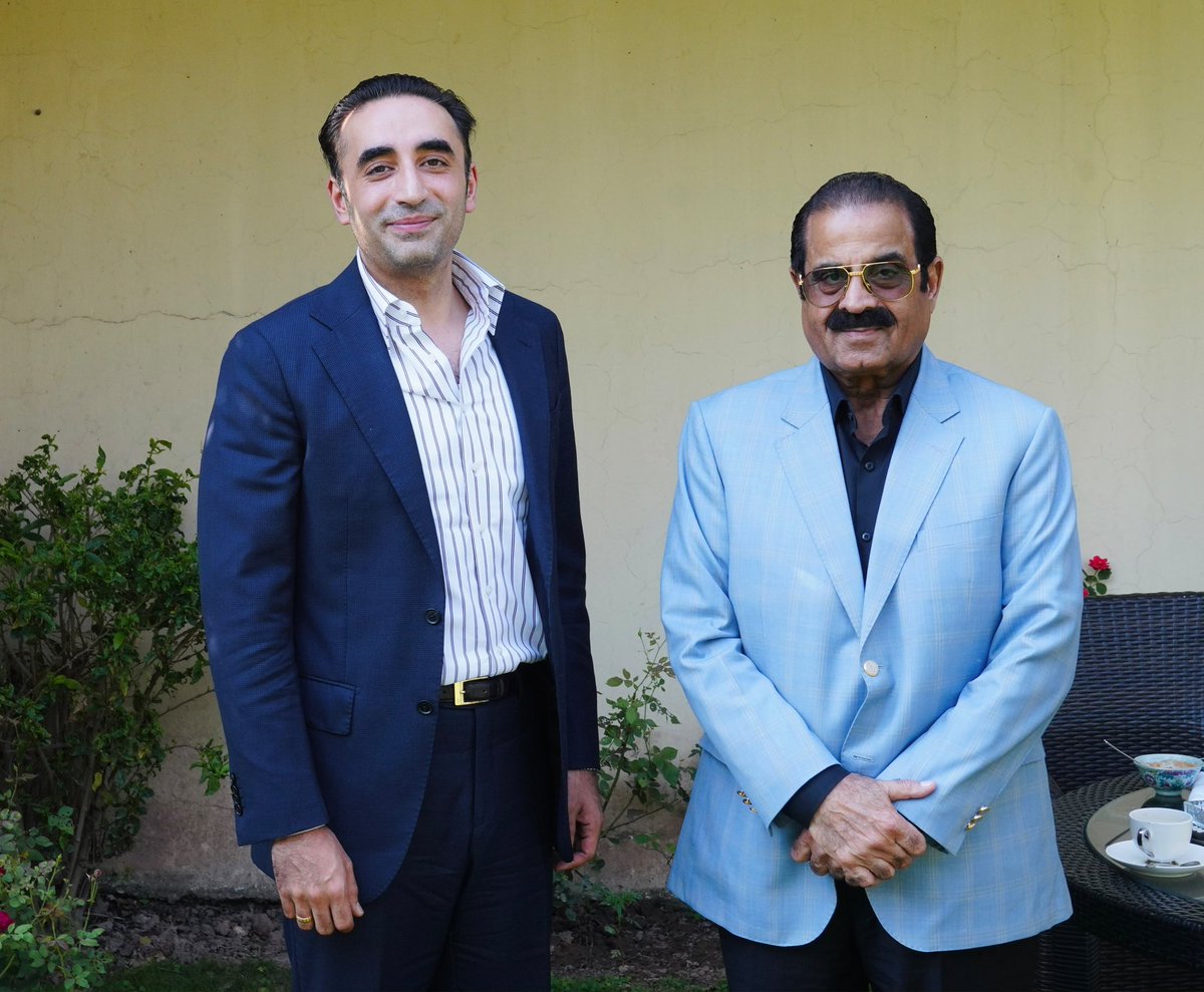 MediaCellPPP's tweet photo. اسلام آباد: پاکستان پیپلزپارٹی کے چیئرمین بلاول بھٹو زرداری سے پی پی پی آزاد جموں و کشمیر کے صدر چوہدری یاسین نے زرداری ہاؤس میں ملاقات کی، اس موقع پر آزاد جموں و کشمیر سے متعلق سیاسی امور پر بات چیت ہوئی۔
@BBhuttoZardari https://t.co/z0cxxrXt3x