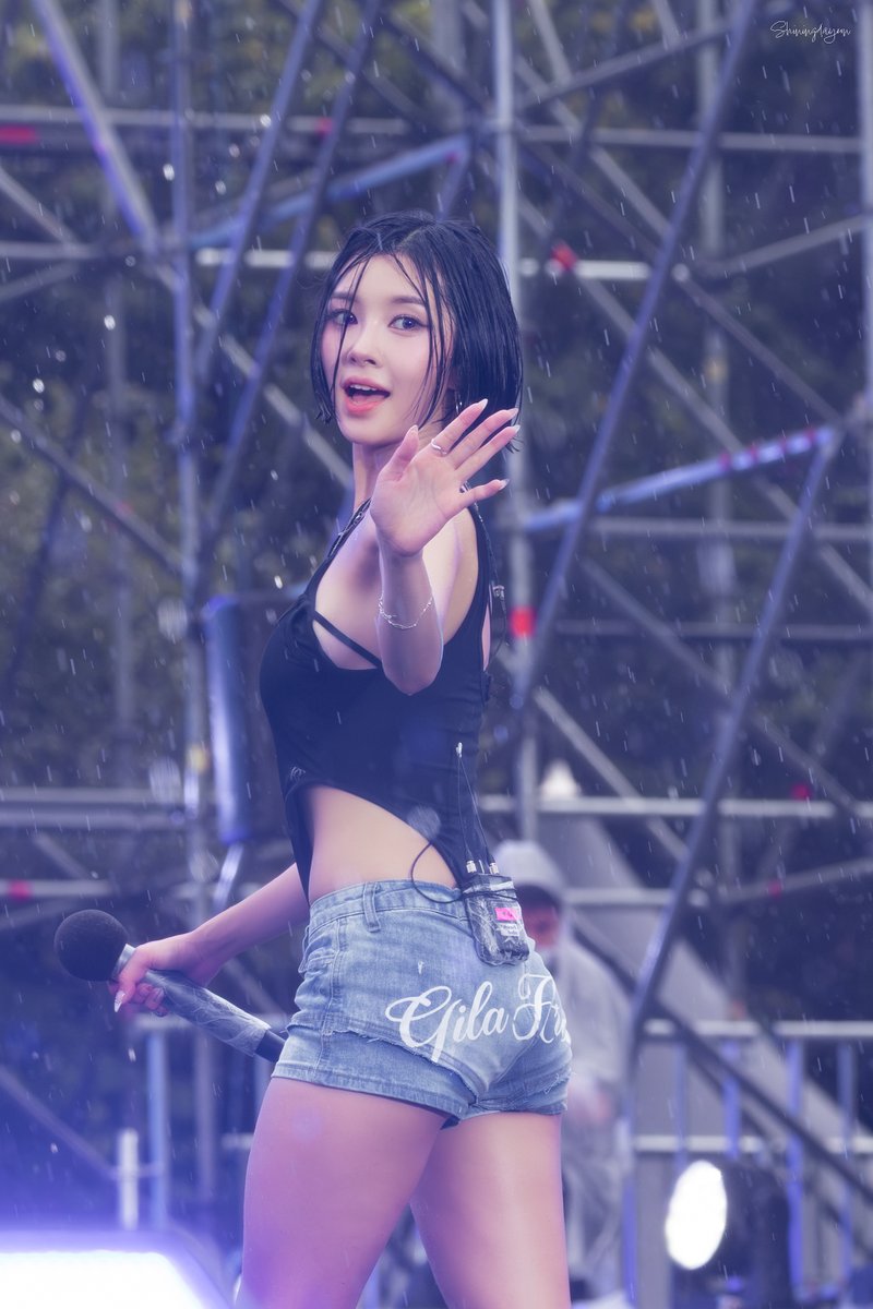 shiningdayeon's tweet photo. 260822 CassCool Festival HQ
오늘 공연도 화이팅!!
#Kep1er #김다연 #ダヨン #케플러 #DAYEON https://t.co/nyTtmWx7oo