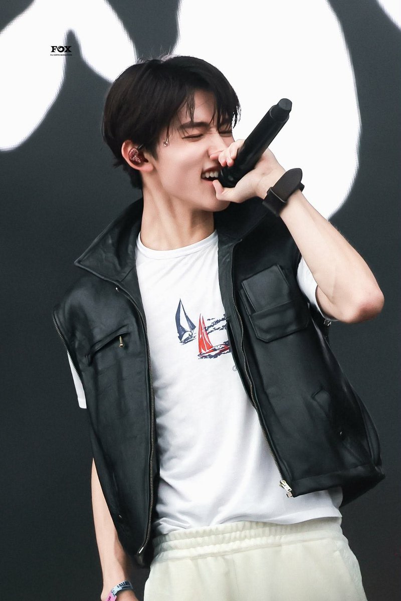 eomsean133's tweet photo. @Hyeonville Seonghyeon has so many dreams ahead of him, and we’ll be cheering as he turns them into reality! 🌷
#성현 #SEONGHYEON
#코르티스 #CORTIS https://t.co/AxFp7VWJeH