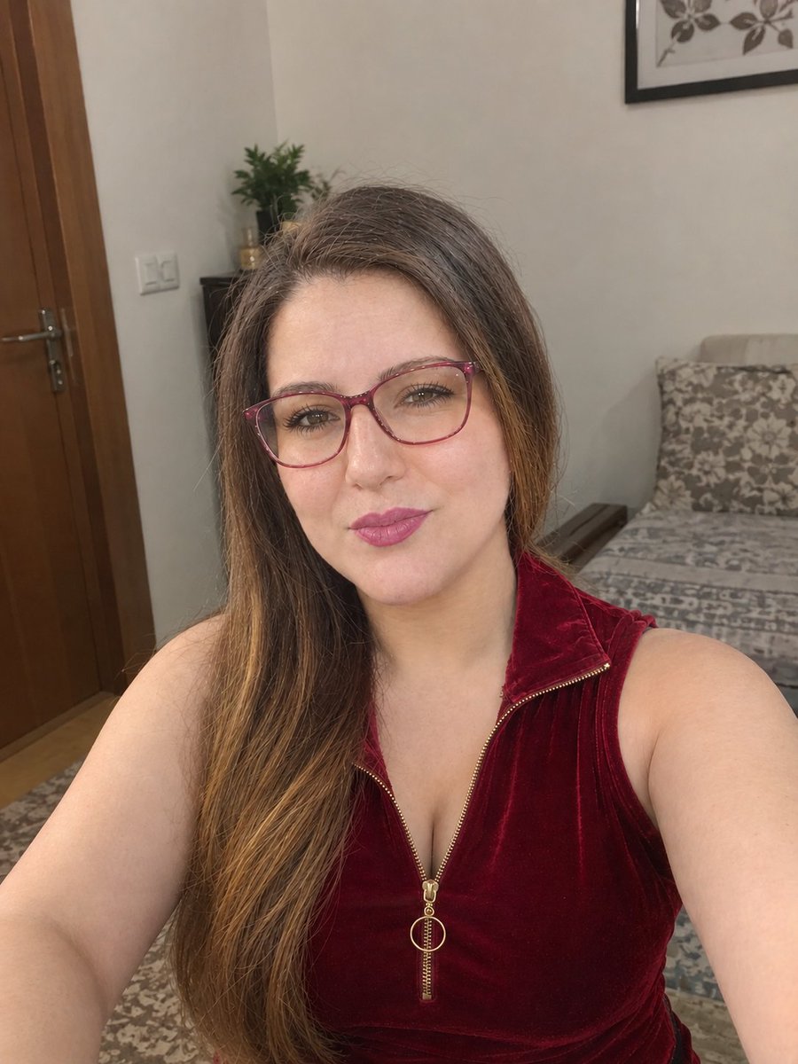 kovacszoe11's tweet photo. Which hairstyle do you prefer?

#SelfieVibes #Confidence #InstagramStyle #GoodVibes #DailyVibes https://t.co/fPbYg4VwdZ