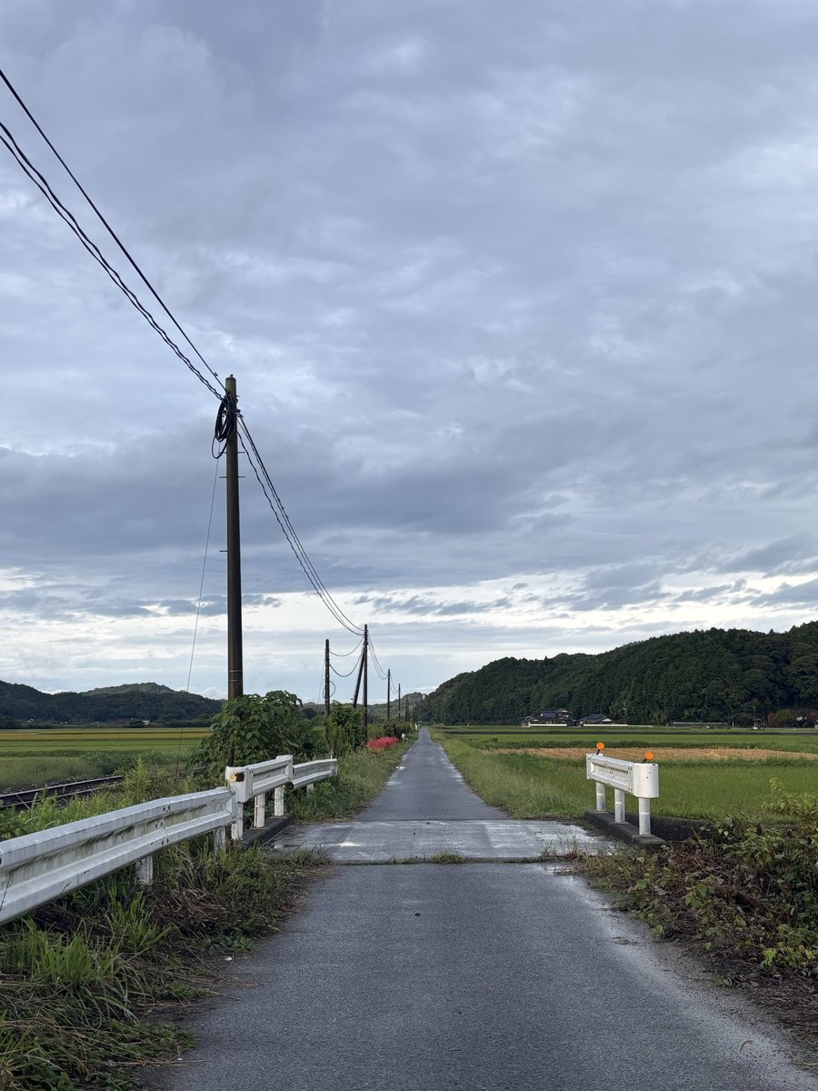 _tope_sam's tweet photo. 東犀川三四郎駅
ちょうど雨が上がって良い景色 https://t.co/nhYa10cGW0