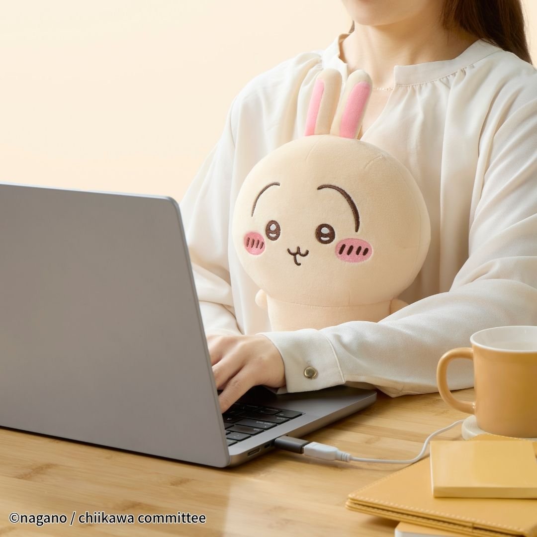 chiikawa_info's tweet photo. 【グッズ情報】#ad

これからの時期にぴったりな「あったかぬいぐるみ ちいかわ」☺

ケーブルでかんたん接続＆約30秒で ほっこりあったかくなります✨

現在クーポンでお得に購入できるのでぜひチェックしてみてください！

購入はこちら⇩
楽天🔗https://t.co/iHlOgeFIFq https://t.co/t95s3kH9NZ