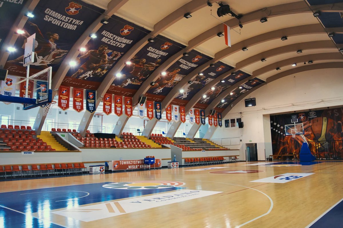 Wisla_Basket's tweet photo. Hala przy Reymonta 22 jest już w pełni gotowa na nowy sezon – widzimy się o 17:00! 🏀 https://t.co/az03ZaVP7P