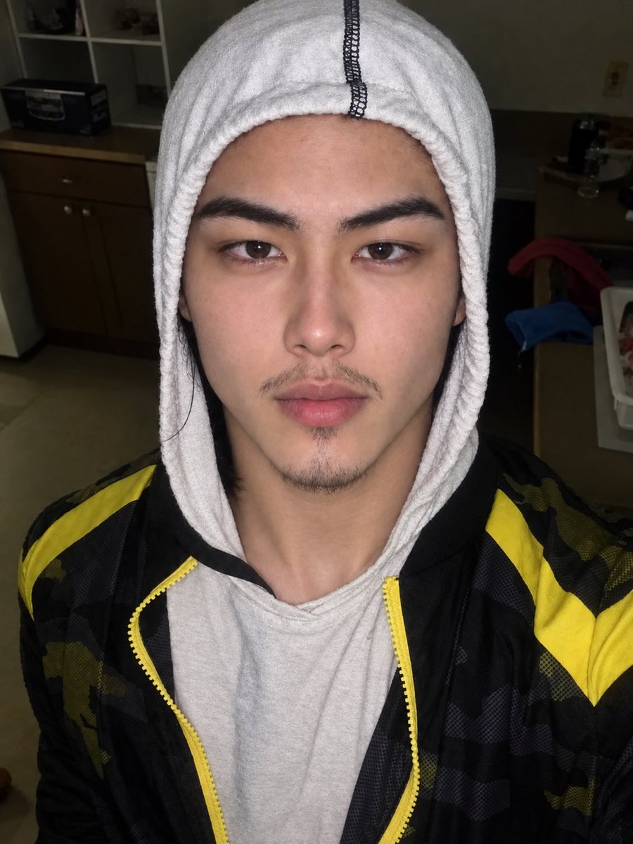 udesiredjin's tweet photo. Face Reveal 😪(Thx everyone for 500 followers) https://t.co/4WvArgRKTu