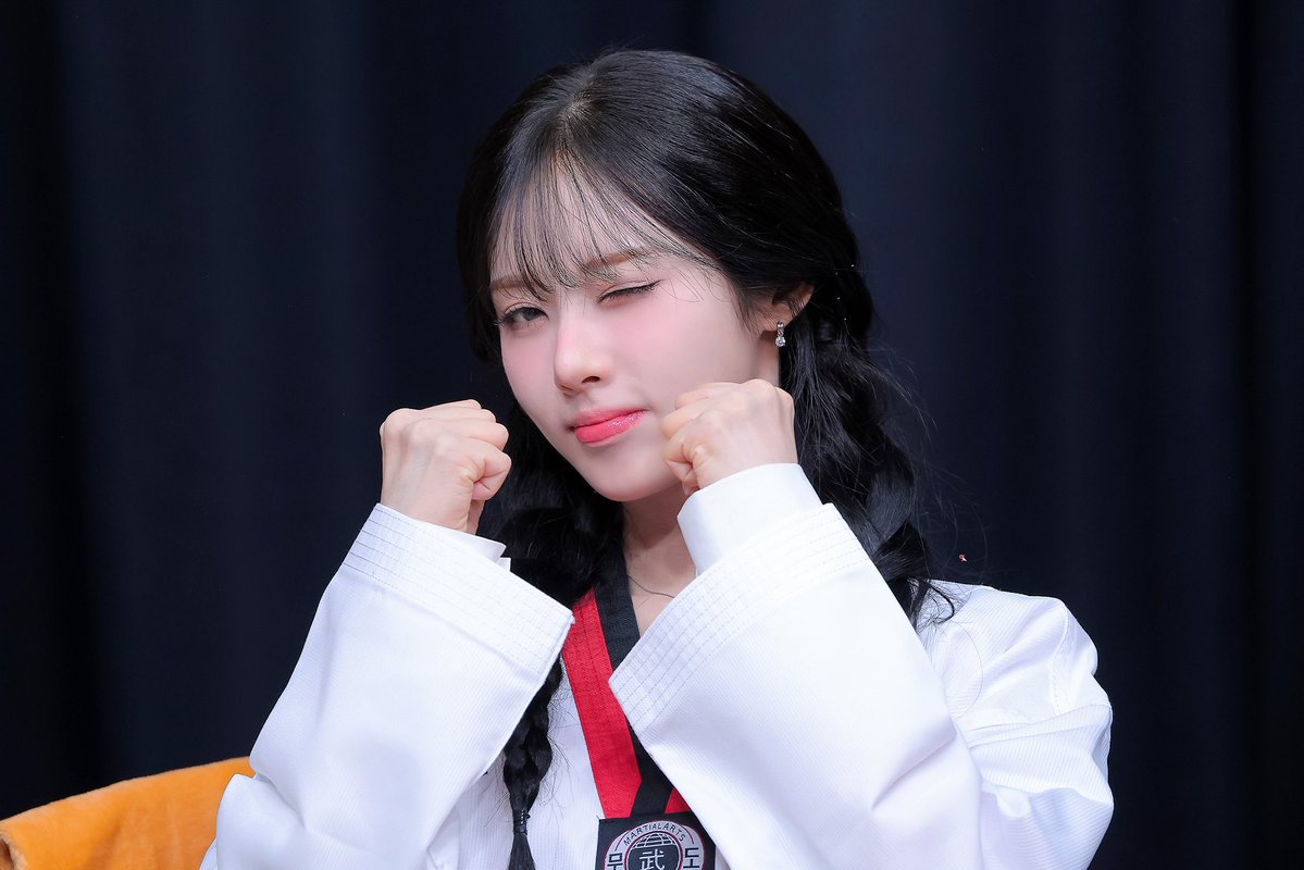 plovongbong's tweet photo. 260913
박지원 4p
태권소녀👊
#박지원 #지원 #프로미스나인 #fromis_9 
#PARKJIWON https://t.co/TDbP7RXuws