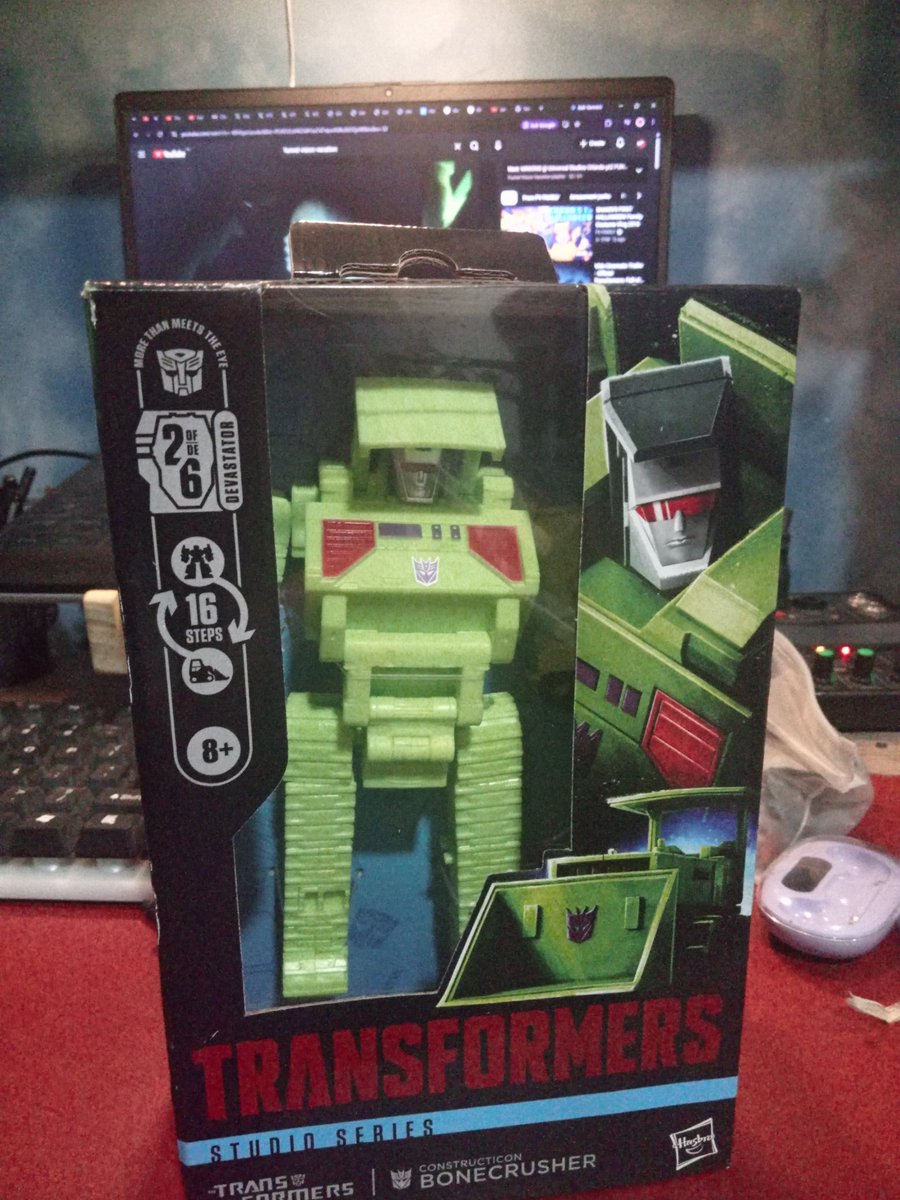 Tristoonz's tweet photo. Before a mine clearing he was killedozer

#transformers https://t.co/5v7g3xg29K