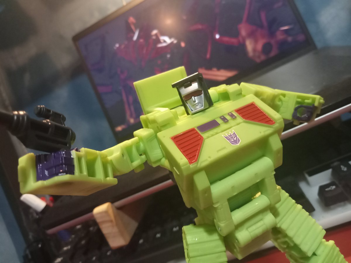 Tristoonz's tweet photo. Before a mine clearing he was killedozer

#transformers https://t.co/5v7g3xg29K