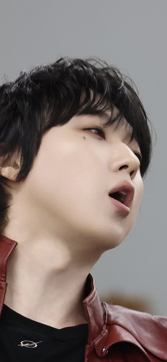 icepeach_fore's tweet photo. 눈 밑..(기절 https://t.co/6pYPFNbHhZ