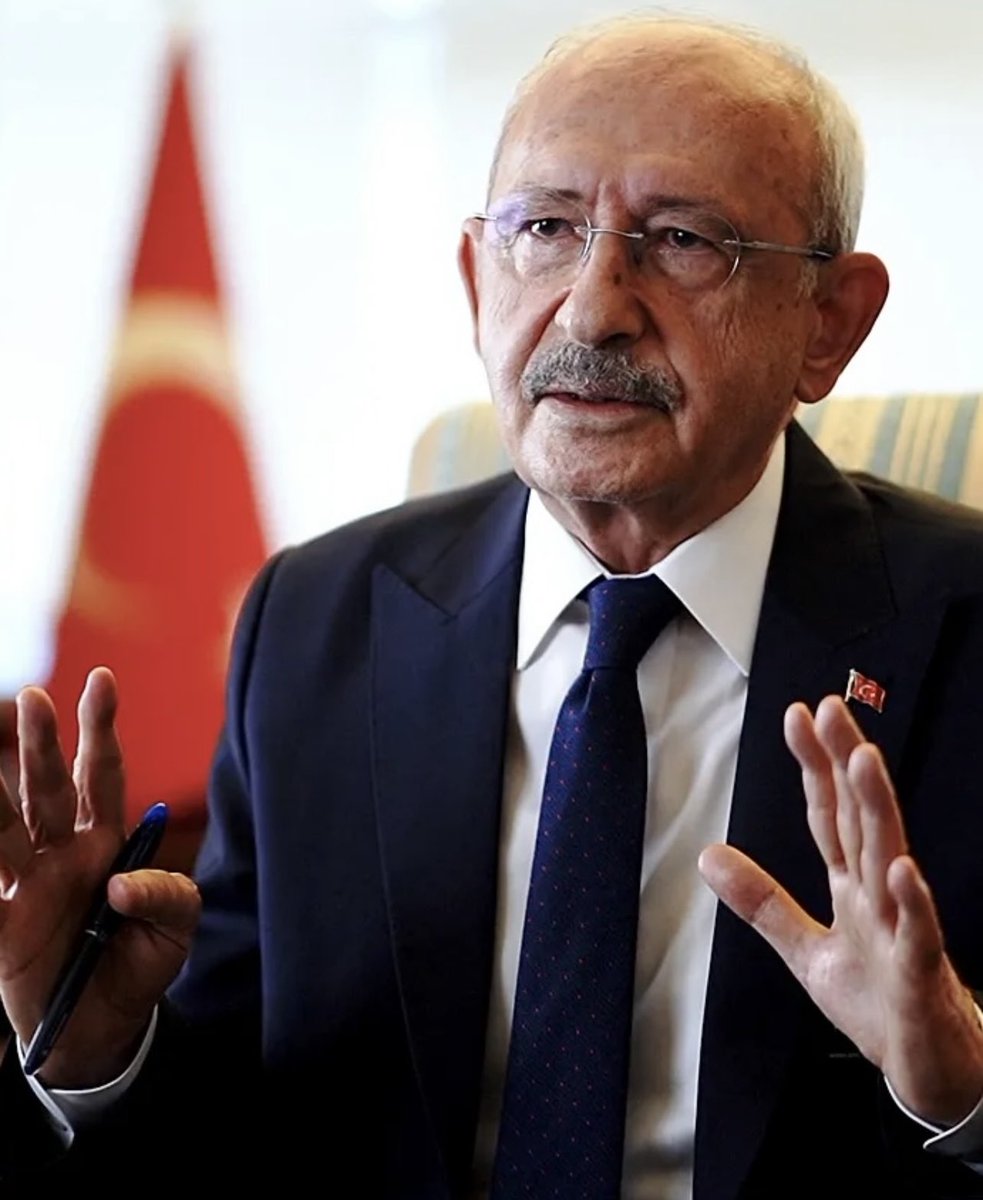 haberfilesi's tweet photo. CHP Genel Başkanı Kemal Kılıçdaroğlu, Bolu’da konuştu: 

"Milletvekilisin, bir süre sonra köşeyi dönüyorsun. 

Ya aldığın maaş belli ya! 

Yüzüne gözüne dursun ya, nereden çıktı bu? 

Belediye başkanı oluyorsun, bir süre sonra köşeyi dönüyorsun. 

Ya aldığın maaş belli, nasıl oluyor? 

Olmaz. Siyasetin ahlaki temellerinin atılması lazım.”
