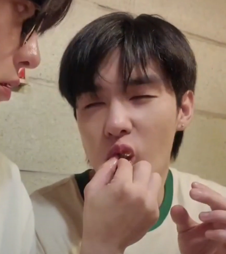 envii_uwu's tweet photo. ก้อน้องลูกตี๋น่ารักจิงๆ คัยก้อยากเปนมัมชี https://t.co/KThFYudfKo