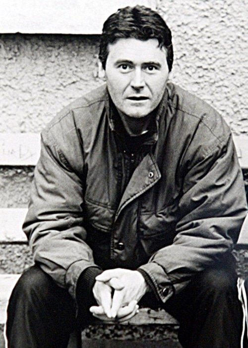 RobLooseCannon's tweet photo. Dessie O'Hare, the Border Fox, was born in Keady, County Armagh in October 1956. His Da and six uncles had been interned in the 1940s, and his granny had done time in Holloway Gaol for harbouring republicans. He joined the Provisional IRA as a teenager but fell out with the leadership in the late 1970s and drifted into the Irish National Liberation Army (INLA).

By 1987 O'Hare had left the INLA too, forming his own splinter outfit, the Irish Revolutionary Brigade (IRB). That October he led a gang who burst into a gaff on Brennanstown Road in Cabinteely, intent on kidnapping Professor Austin Darragh, a wealthy pharmacologist. Darragh had moved out three years earlier. His son in law, a Dublin dentist named John O'Grady, was living there instead, and he became the new target.

O'Grady was snatched and held first in a Dublin basement, then moved to Cork and locked inside a shipping container. Gardaí stumbled on the hideout at one stage, but O'Hare's gang shot their way out and fled, later torching their getaway car in Dundalk. O'Grady was brought back to Dublin and held in a house in Cabra. I can only imagine the horror and devastation of the ordeal and thinking you were about to be rescued.

The gang demanded a ransom of £1.5 million. When it wasn't paid, O'Hare took a hammer and chisel to O'Grady's hands and severed the little finger from each one, posting them to Carlow Cathedral. He phoned the Gardaí afterwards with the chilling line that it had cost O'Grady two of his fingers.

The manhunt that followed gripped the country for nearly four weeks. It ended in a shootout at Urlingford, County Kilkenny, on 27 November 1987, when courageous Gardaí intercepted the gang at a checkpoint. One of O'Hare's accomplices was shot dead as O'Hare tried to ram the roadblock in a stolen BMW. Thankfully O'Grady was found alive and freed and continued to practise dentistry in Dublin.

O'Hare stood trial at the Special Criminal Court and was convicted of false imprisonment, wounding with intent and firearms offences, receiving a forty year sentence. From the dock he called on republicans to turn their guns on the judiciary, the prison service and the Gardaí, and declared his hope that his deeds would echo until war was waged on Britain and its southern allies. So, thats a stance.

The INLA's political wing publicly disowned him within weeks, insisting he no longer spoke for them. The Border Fox remained in Portlaoise Prison, shunned even by former comrades who felt he had dragged the republican cause into disrepute. O'Hare was eventually released under the terms of the Good Friday Agreement in 2006. 

Then, in 2019, he received another seven year sentence for leading an assault on a man and helping falsely imprison another man, both at a Saggart apartment block in 2015. O'Hare told gardaí he'd been hired by businessman Jim Mansfield Jr to clear a family from a house.
