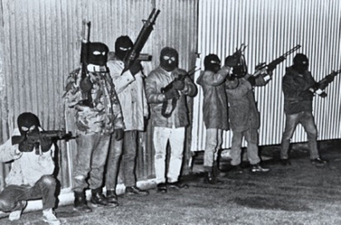 RobLooseCannon's tweet photo. Dessie O'Hare, the Border Fox, was born in Keady, County Armagh in October 1956. His Da and six uncles had been interned in the 1940s, and his granny had done time in Holloway Gaol for harbouring republicans. He joined the Provisional IRA as a teenager but fell out with the leadership in the late 1970s and drifted into the Irish National Liberation Army (INLA).

By 1987 O'Hare had left the INLA too, forming his own splinter outfit, the Irish Revolutionary Brigade (IRB). That October he led a gang who burst into a gaff on Brennanstown Road in Cabinteely, intent on kidnapping Professor Austin Darragh, a wealthy pharmacologist. Darragh had moved out three years earlier. His son in law, a Dublin dentist named John O'Grady, was living there instead, and he became the new target.

O'Grady was snatched and held first in a Dublin basement, then moved to Cork and locked inside a shipping container. Gardaí stumbled on the hideout at one stage, but O'Hare's gang shot their way out and fled, later torching their getaway car in Dundalk. O'Grady was brought back to Dublin and held in a house in Cabra. I can only imagine the horror and devastation of the ordeal and thinking you were about to be rescued.

The gang demanded a ransom of £1.5 million. When it wasn't paid, O'Hare took a hammer and chisel to O'Grady's hands and severed the little finger from each one, posting them to Carlow Cathedral. He phoned the Gardaí afterwards with the chilling line that it had cost O'Grady two of his fingers.

The manhunt that followed gripped the country for nearly four weeks. It ended in a shootout at Urlingford, County Kilkenny, on 27 November 1987, when courageous Gardaí intercepted the gang at a checkpoint. One of O'Hare's accomplices was shot dead as O'Hare tried to ram the roadblock in a stolen BMW. Thankfully O'Grady was found alive and freed and continued to practise dentistry in Dublin.

O'Hare stood trial at the Special Criminal Court and was convicted of false imprisonment, wounding with intent and firearms offences, receiving a forty year sentence. From the dock he called on republicans to turn their guns on the judiciary, the prison service and the Gardaí, and declared his hope that his deeds would echo until war was waged on Britain and its southern allies. So, thats a stance.

The INLA's political wing publicly disowned him within weeks, insisting he no longer spoke for them. The Border Fox remained in Portlaoise Prison, shunned even by former comrades who felt he had dragged the republican cause into disrepute. O'Hare was eventually released under the terms of the Good Friday Agreement in 2006. 

Then, in 2019, he received another seven year sentence for leading an assault on a man and helping falsely imprison another man, both at a Saggart apartment block in 2015. O'Hare told gardaí he'd been hired by businessman Jim Mansfield Jr to clear a family from a house.