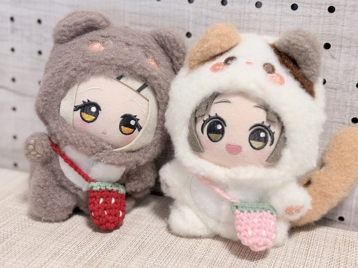 kintnn's tweet photo. キャンドゥでいちごポーチ買ったよー🍓
#初星学園ぬいぬい部 https://t.co/zn4kfmjjfF
