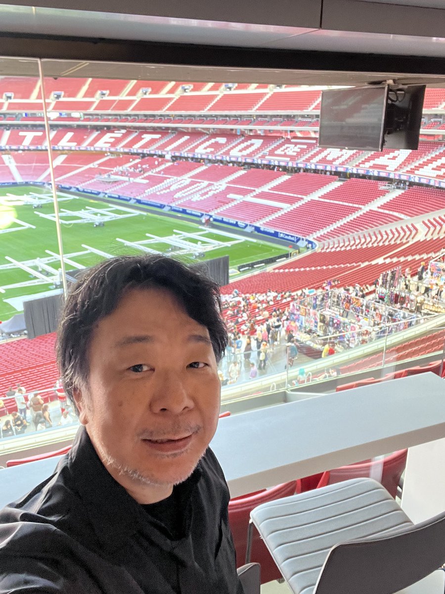 s_megarock's tweet photo. アトレティコのスタジアム！
Japan Weekendでこれから演奏です https://t.co/NFyCEr9bvv