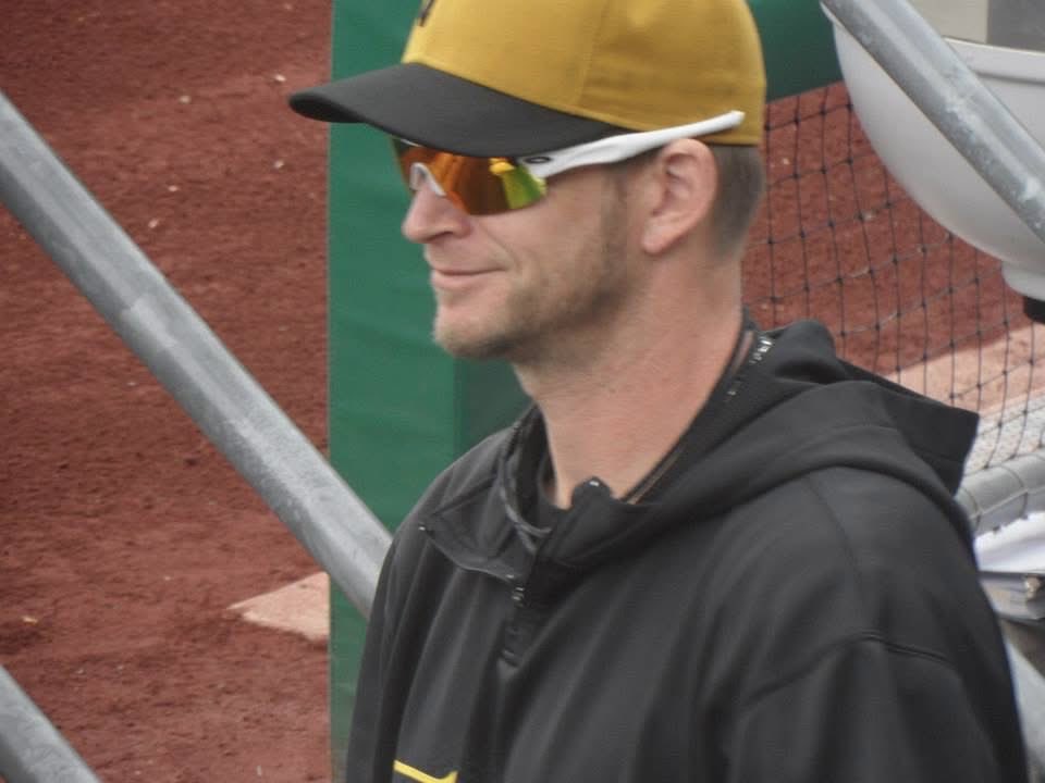 harvardplayer's tweet photo. AJ Burnett #Pirates https://t.co/r7U64LjWOE
