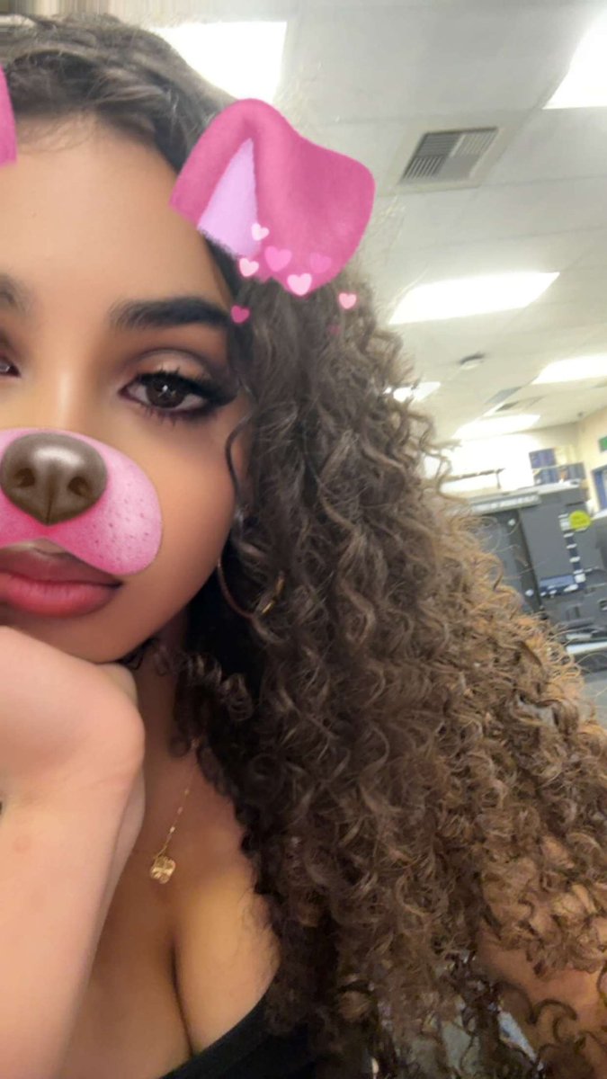 z4hqq's tweet photo. another horny slut #nsfwtwt #public #snapchat #rgv dm for her snap $ https://t.co/W4SaSoYoSU