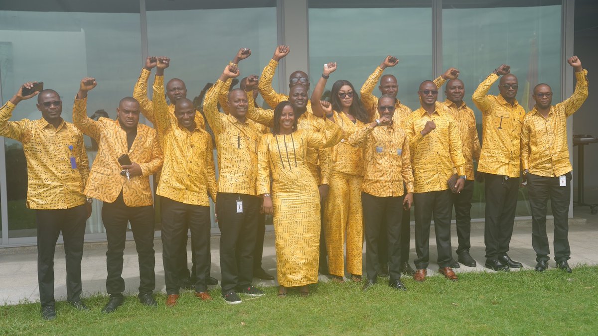 TrainForTrade's tweet photo. À Conakry 🇬🇳, 18 participants ont achevé la 9e promotion du Programme de #GestionPortuaire @TrainForTrade après 240h de formation 🌍 Les soutenances ont réuni 19 experts de la « grande famille » du réseau 🇨🇮🇸🇳🇨🇲🇬🇦🇹🇬.

La 10e promotion est lancée ! Félicitations à toutes et tous ! https://t.co/WAH90lDnT5