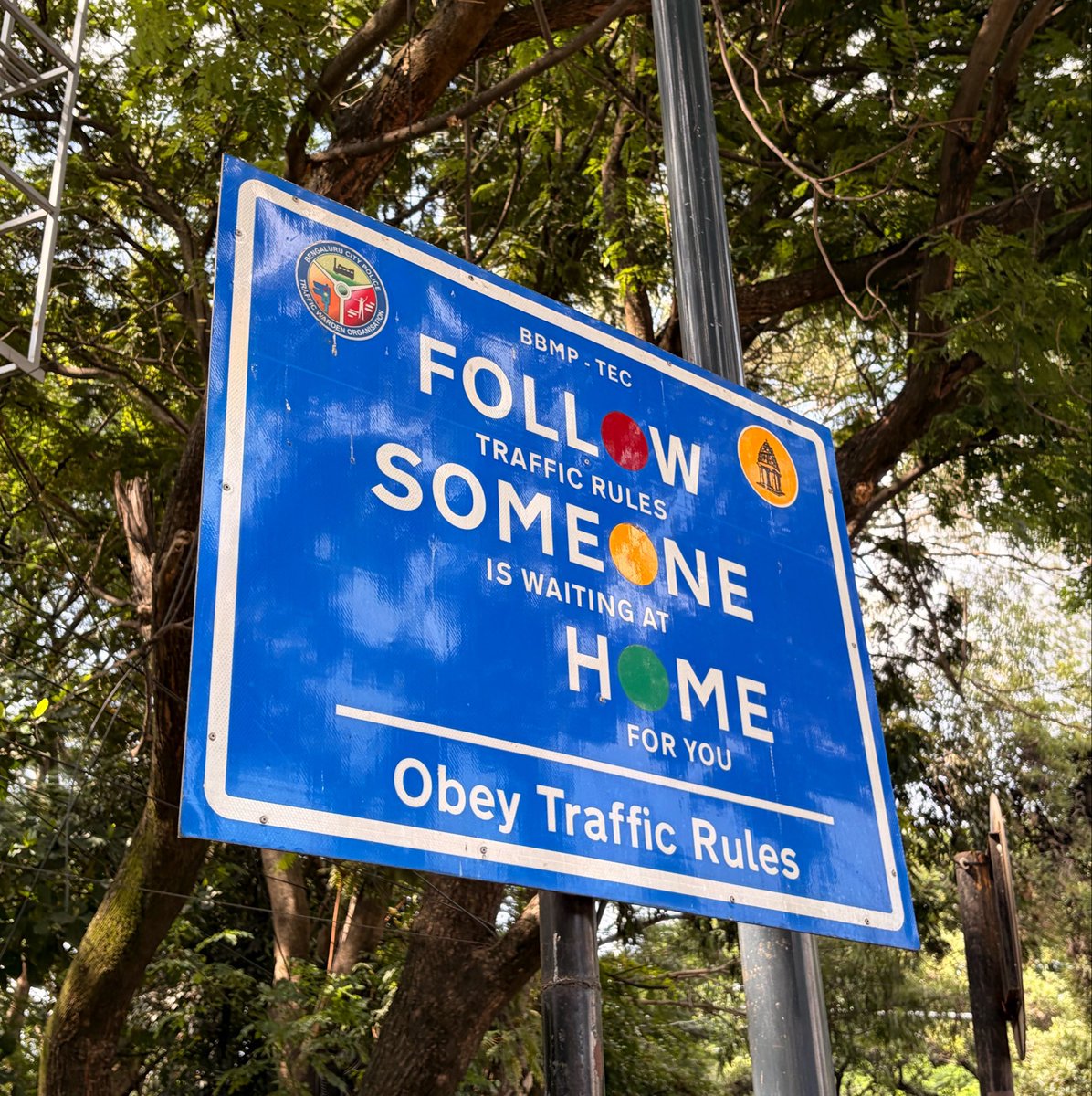 thepushkarp's tweet photo. ayo blr pulis, you sure you had someone review these signs? https://t.co/1VVbJA4o2A