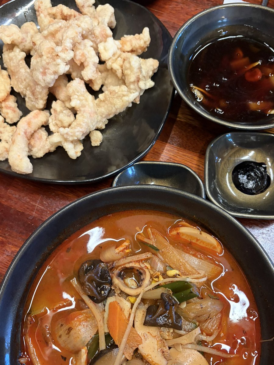 wacheu1234's tweet photo. 추석 연휴에 자극적인 음식만 거하게 먹기 https://t.co/IqPpassjI3