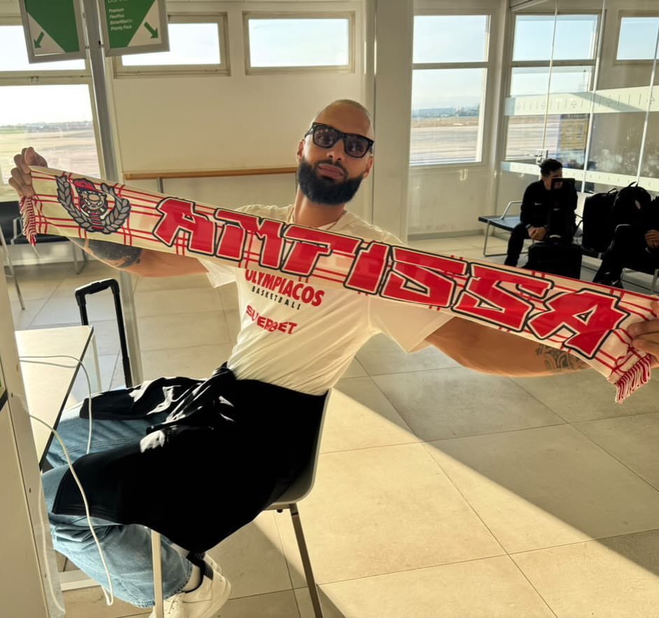 oti_sou_lew's tweet photo. Un sacré club 🌟

#OlympiacosBC

#OlympiacosFC https://t.co/lY570ZlVLK
