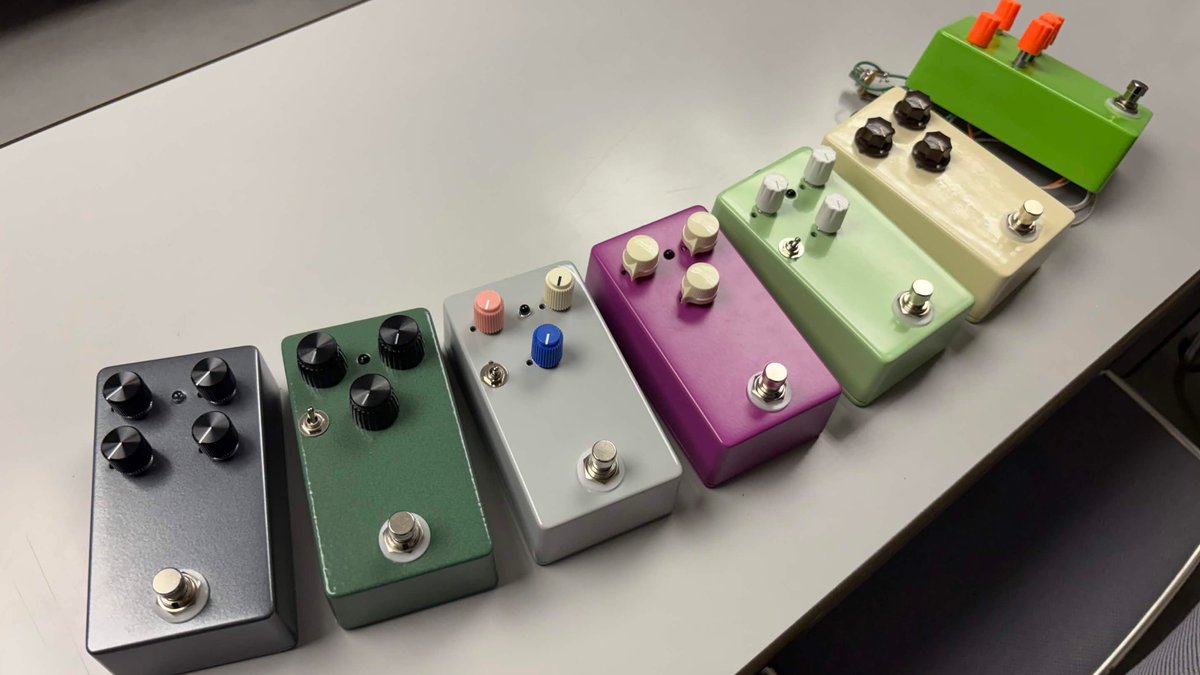 asumo_1xts's tweet photo. エフェクターを作ってみようの会、通称エフェクター作ろ会の第5・6・7回を開催しました

3日間で計20人も来てくれて大盛況
みんな楽しかったらしいので良かったです https://t.co/vwntGeJwKX