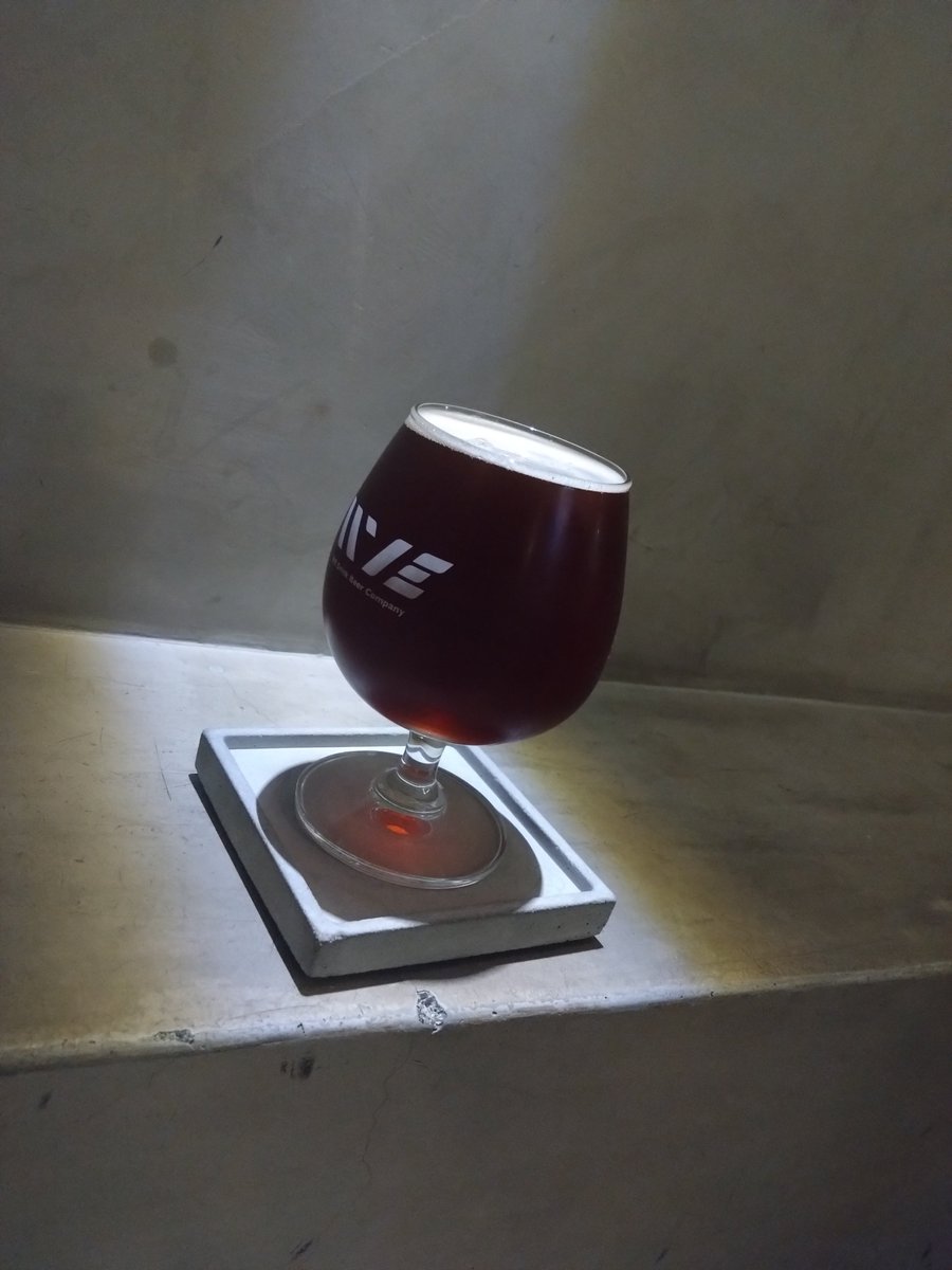 Zz8M8's tweet photo. 神農街でビール
＃台湾旅行
＃台南 https://t.co/k0YURUPIYo