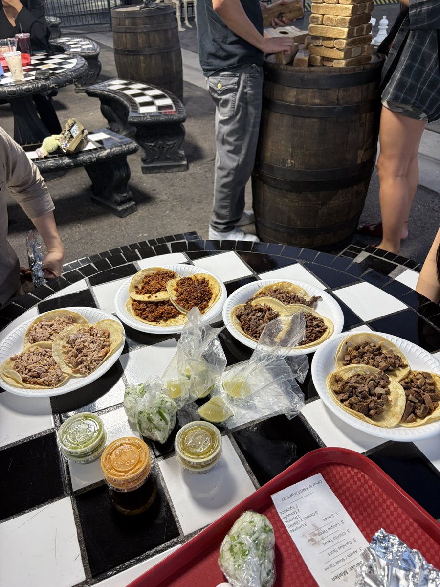 silly1130's tweet photo. アメリカの食事、マジでどれも美味くて幸せだった。毎日この食生活にしたい。 https://t.co/PULYGeZmP1