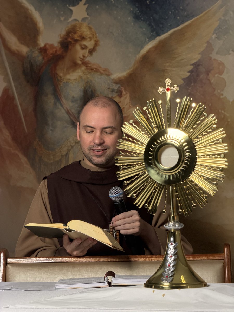 FreiGilsonCMES's tweet photo. Que alegria rezar mais um Santo Rosário com vocês!
A partir de agora, faltam apenas três dias para terminarmos esse grande propósito dos 40 Dias com São Miguel Arcanjo. Estamos chegando ao fim de uma caminhada muito especial.

E hoje começa a nossa Vigília de São Miguel Arcanjo, a partir das 18h. Vai ser muito especial! Programe-se para viver esse momento conosco.

O Rosário de hoje também foi muito especial, muito forte e profundo. Deus falou muito ao nosso coração.

Me conta aqui nos comentários: qual foi o momento que mais te marcou hoje?