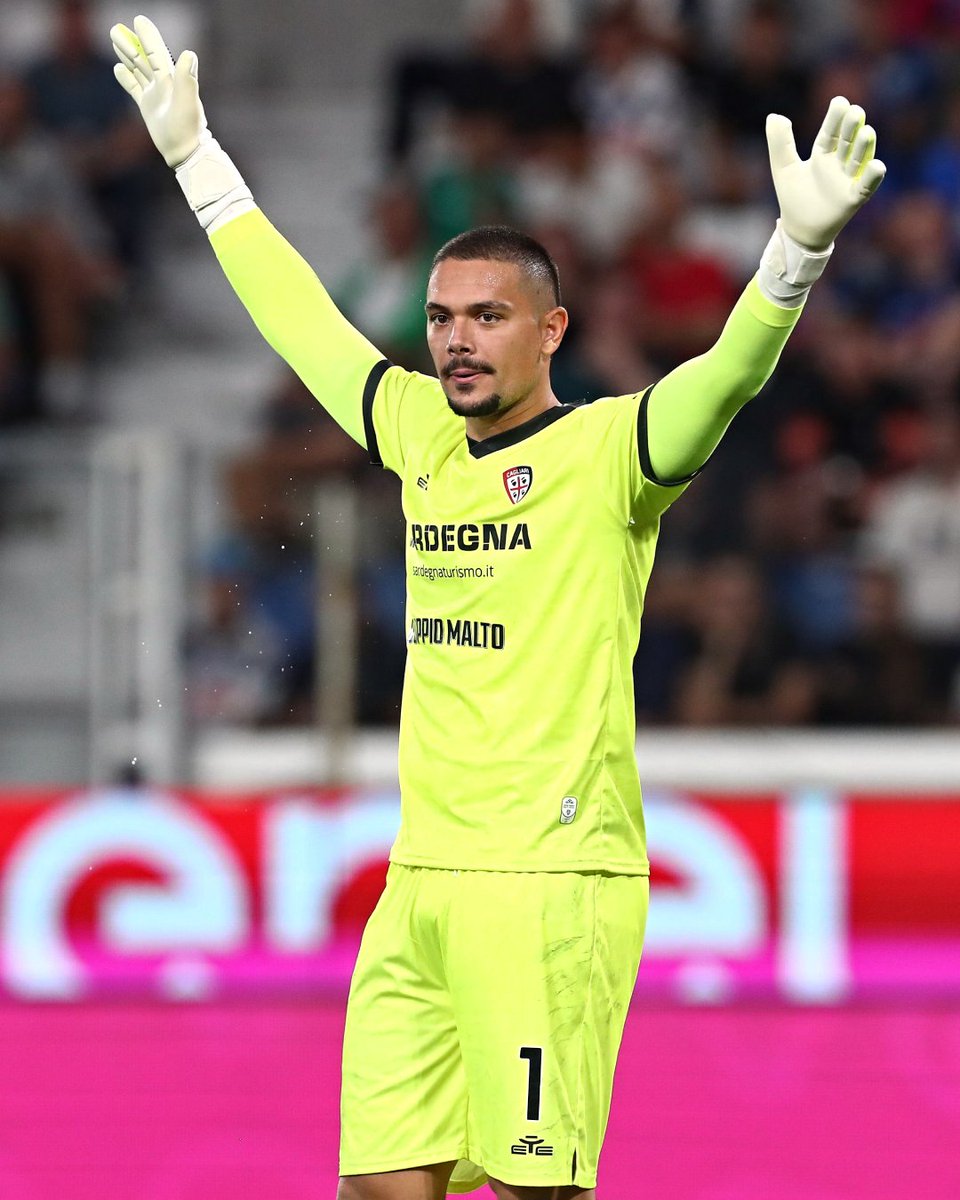 SerieA_EN's tweet photo. Cagliari and Elia Caprile this season:

⚽5️⃣ games played
⛔3️⃣ clean sheets - joint-most 🥇
🧤2️⃣ goals conceded - league-low 🥇 https://t.co/sTGG5BRmic