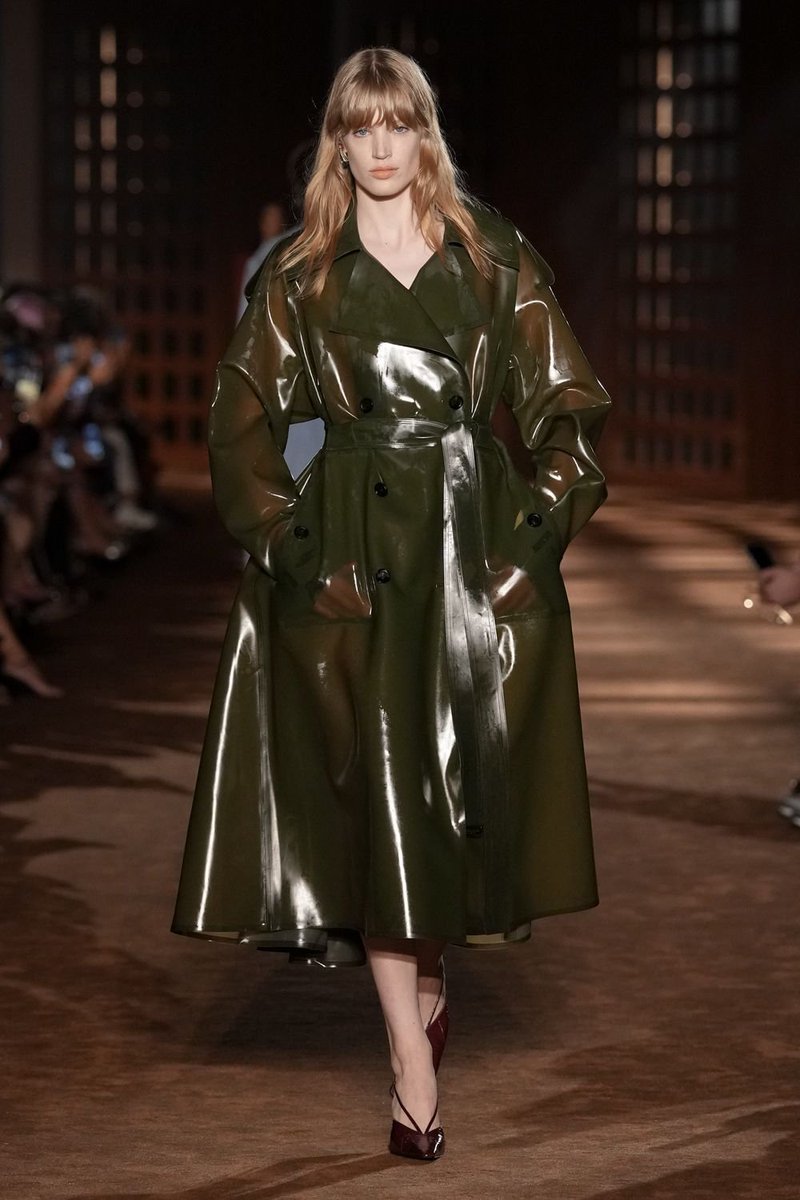 itgirlbackup's tweet photo. Perfect glossy finish on these coats I loveee https://t.co/VLFEPVRtDx