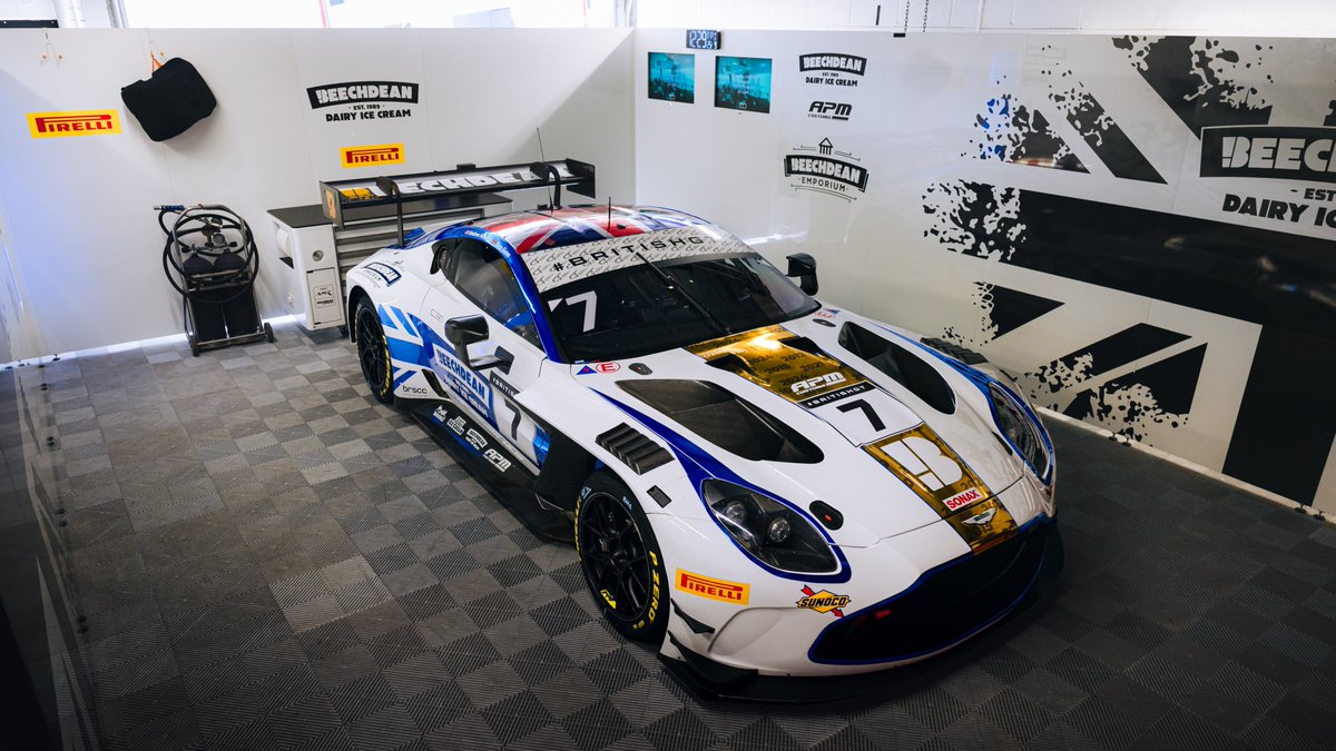 BeechdeanAMR's tweet photo. It's a special one-off livery this weekend in honour of Andrew Howard's last race, and it's ready to go in pre-qualifying.

📺 Follow LIVE ▶️ https://t.co/ATz0IYwQ45

📸 Phil Hay https://t.co/S55RHuBvuF