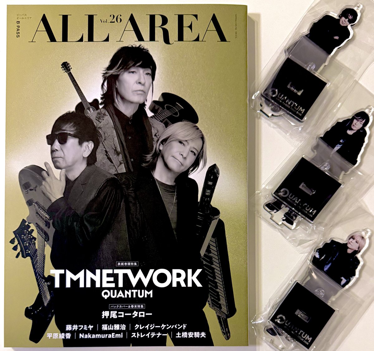 wb_carol's tweet photo. 全プレの #TMNETWORK ラメ入りぷっくりシール応募準備🎫表紙を1ミクロンも折らずに払込取扱票をミシン目から切り離す第一関門突破😆全プレ懐かしくて楽しい✨令和のオトナ様価格だけれど💰B-PASS ALL AREA Vol.26 https://t.co/NlIeATZwUo