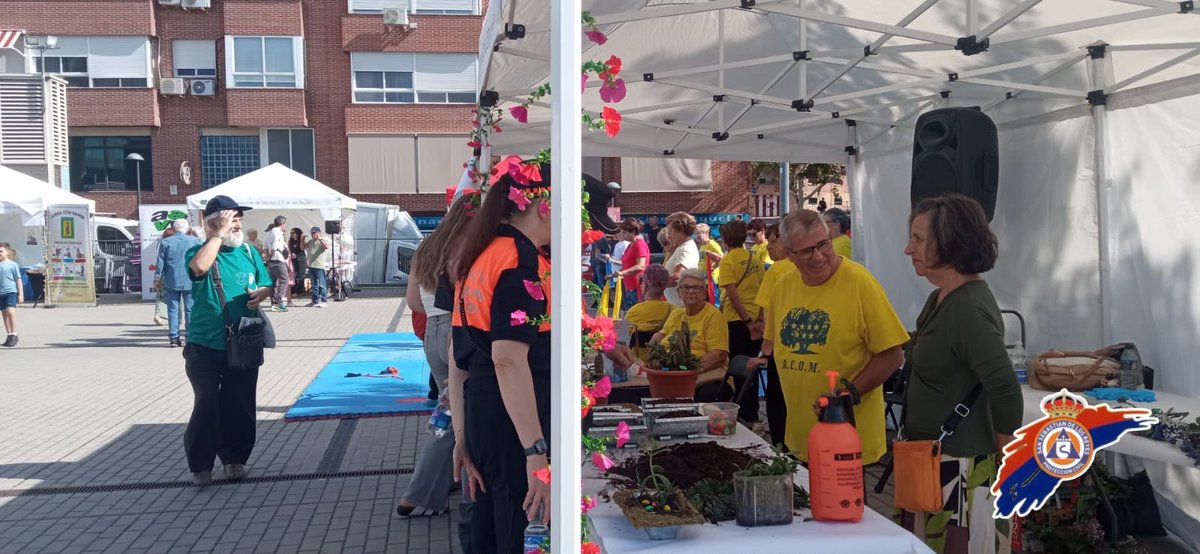 ProteSanse's tweet photo. 🚑 Esta mañana hemos estado en La Viña, acompañando una vez más una jornada en la que las asociaciones de Sanse son las grandes protagonistas.

Un día para encontrarse, disfrutar y poner en valor todo lo que hacen por nuestra ciudad. 🍱

#ProteSanse #LasProtesCuentan https://t.co/qYExz2itLo