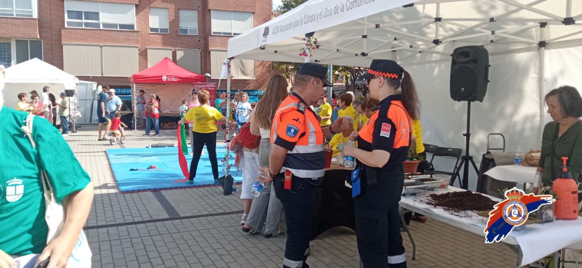 ProteSanse's tweet photo. 🚑 Esta mañana hemos estado en La Viña, acompañando una vez más una jornada en la que las asociaciones de Sanse son las grandes protagonistas.

Un día para encontrarse, disfrutar y poner en valor todo lo que hacen por nuestra ciudad. 🍱

#ProteSanse #LasProtesCuentan https://t.co/qYExz2itLo