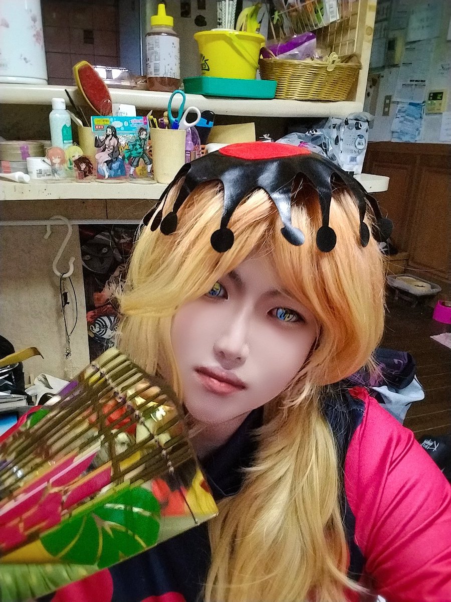 michael_aceNo12's tweet photo. #鬼滅の刃コスプレ
#上弦の弐
#童磨🌈
#Cosplay
すみません、これが限界😫
…ではないですがww
対の扇🪭が届いたら外で撮影します(予定は未定) https://t.co/uklbMWlWZh