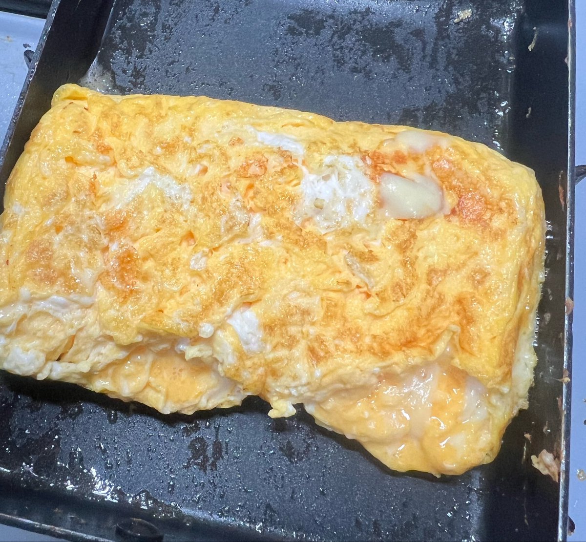 pitlovers's tweet photo. チーズ卵焼きからの雑なワンプレート
卵焼きのところにレタスとか
緑があれば赤緑でまだマシになってた気がする
まあいいんだよ、米が進めばさ https://t.co/5YD9FrbaML