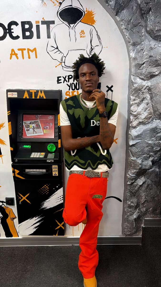 its_boymuller's tweet photo. I need like 5 bad friends wey we go dey move in bulk !! 🚶🏾‍♂️ https://t.co/JS5eXIWRim