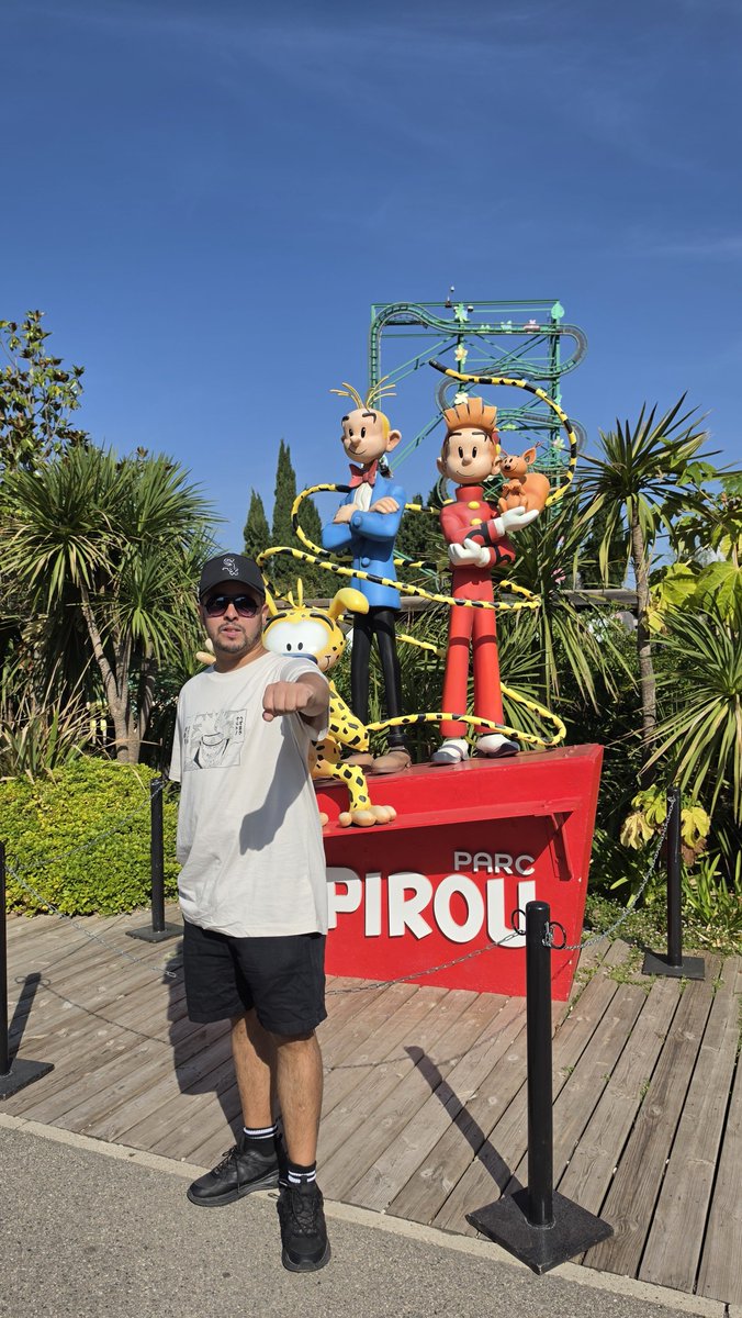 MangaHunterOne's tweet photo. Vielleicht bin ich einer der ersten Manga-YouTuber, die Konoha Land in Frankreich 🇫🇷🍥 besucht haben. 🥹

Es war wirklich nicht einfach, hierherzukommen, aber ich wollte mir diesen Traum unbedingt erfüllen. ❤️

Ein Traum, der endlich wahr geworden ist. 🍃🔥
#Naruto #KonohaLand #France