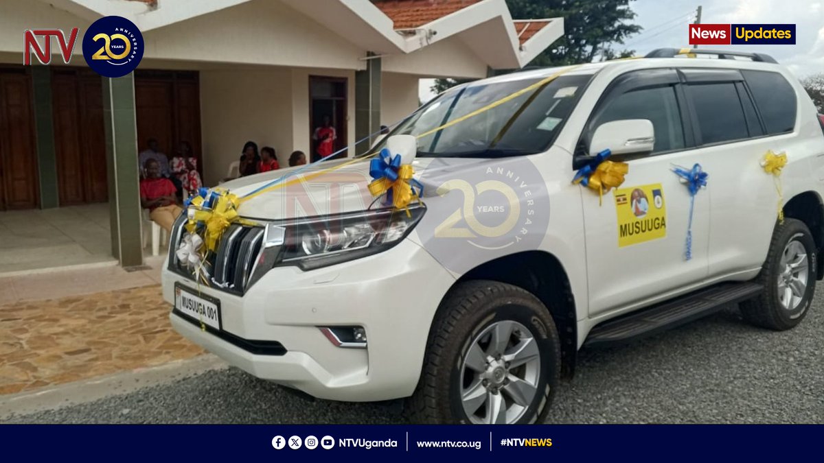 ntvuganda's tweet photo. PHOTOS: The people of Tooro have rewarded Charles Kamurasi, Musuuga, with a brand-new white Land Cruiser TX for standing firm and protecting the Tooro Kingdom's cultural norms during conflicts that arose after the death of King Oyo.

#NTVNews

📸 David Bukenya https://t.co/XVHnH7geYX