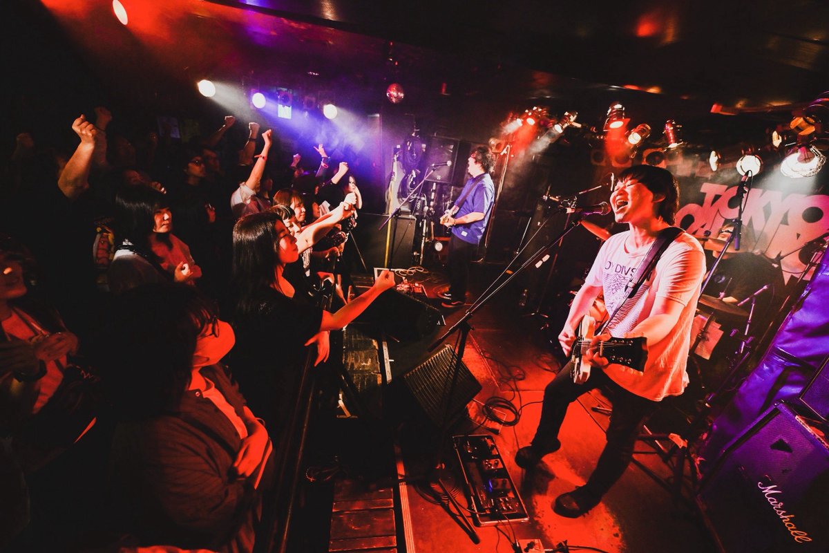 largehouse's tweet photo. 新宿MarbleでTOKYO CALLING 2026出演 集ってくれて有難う 雨の中、みんな光を見たと思うんだ 俺たちという光を そしてみんなも輝いてた 俺たち輝き合っていたよね 輝きがぶつかり合って摩擦が生じて稲妻が発生していたよね 素敵な体験だ… 来年もよろしくね！もし、会えたら… youzi

photo by @h_omi https://t.co/Ux3YdMf2Ge