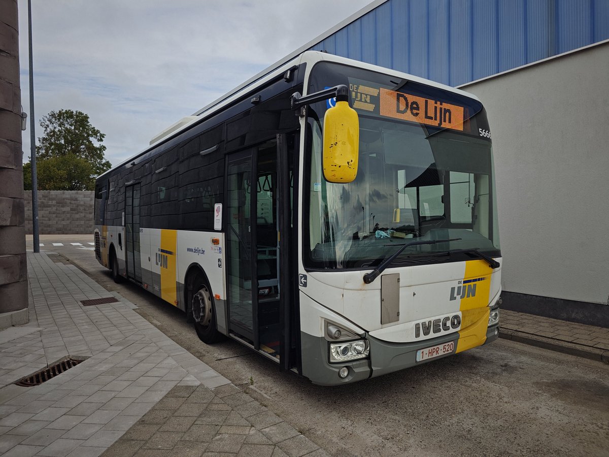 krisvl_70's tweet photo. Goedemiddag 🙂🚍

#delijn #publictransport #openbaarvervoer #busdriverlife #happybusdriver https://t.co/GaBhtHnKPU