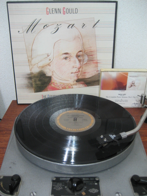 mojii1141341's tweet photo. #Mozart
#ピアノソナタ集 #グレン・グールド #トルコ行進曲
#Lumiere #DUCATOーII+#RCA/#Cunningham #CX371A
東ドイツ録音スタジオモニタースピーカー
#Schulz #Ksp130 #K10 で
午前4時過ぎ一日の始まりに #K331 良い感じで聴けた
#GlenーGould https://t.co/ByfVT9NUKA