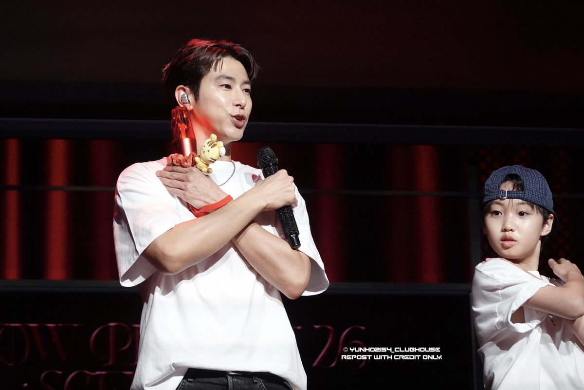 YH_Clubhouse_CN's tweet photo. 260926 Project 26: SCENE #1 HongKong

Cute～～🐯

#UKNOW_CONCERT_TOUR #UKNOWPROJECT26

#UKNOW #유노윤호 #정윤호 #YUNHO #ユンホ #東方神起 #동방신기 #TOHOSHINKI #TVXQ https://t.co/uofxn2gonY