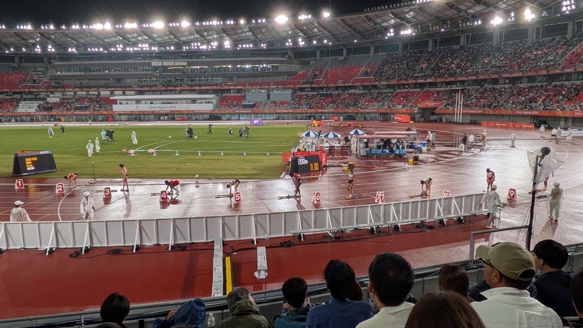 rikupapa48's tweet photo. 200mのスタートが目の前！！

 #アジア大会 
 #アジア大会陸上 https://t.co/sZVEay8O7C