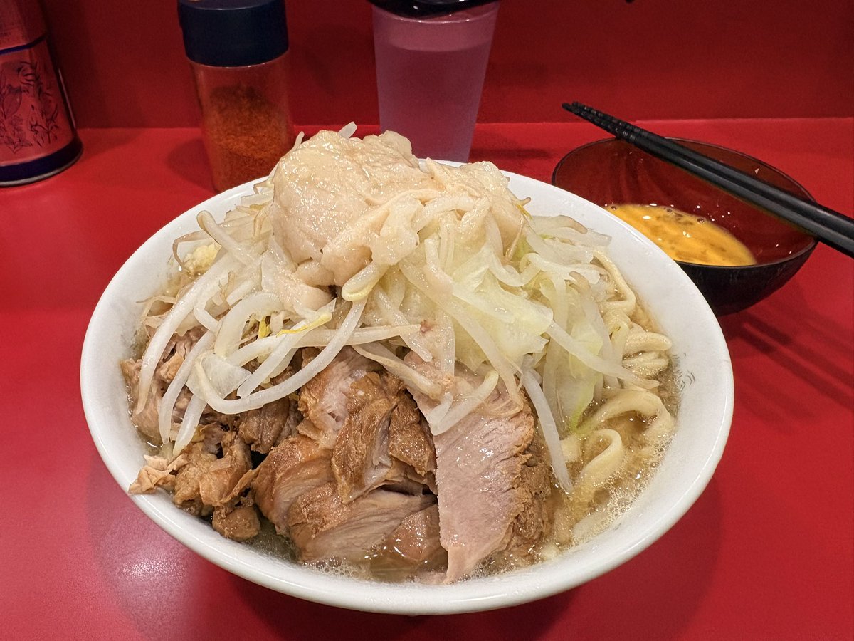 usagi_hare's tweet photo. 生田二郎
小豚入り ヤサイニンニクアブラ https://t.co/KHDCrQVi1g