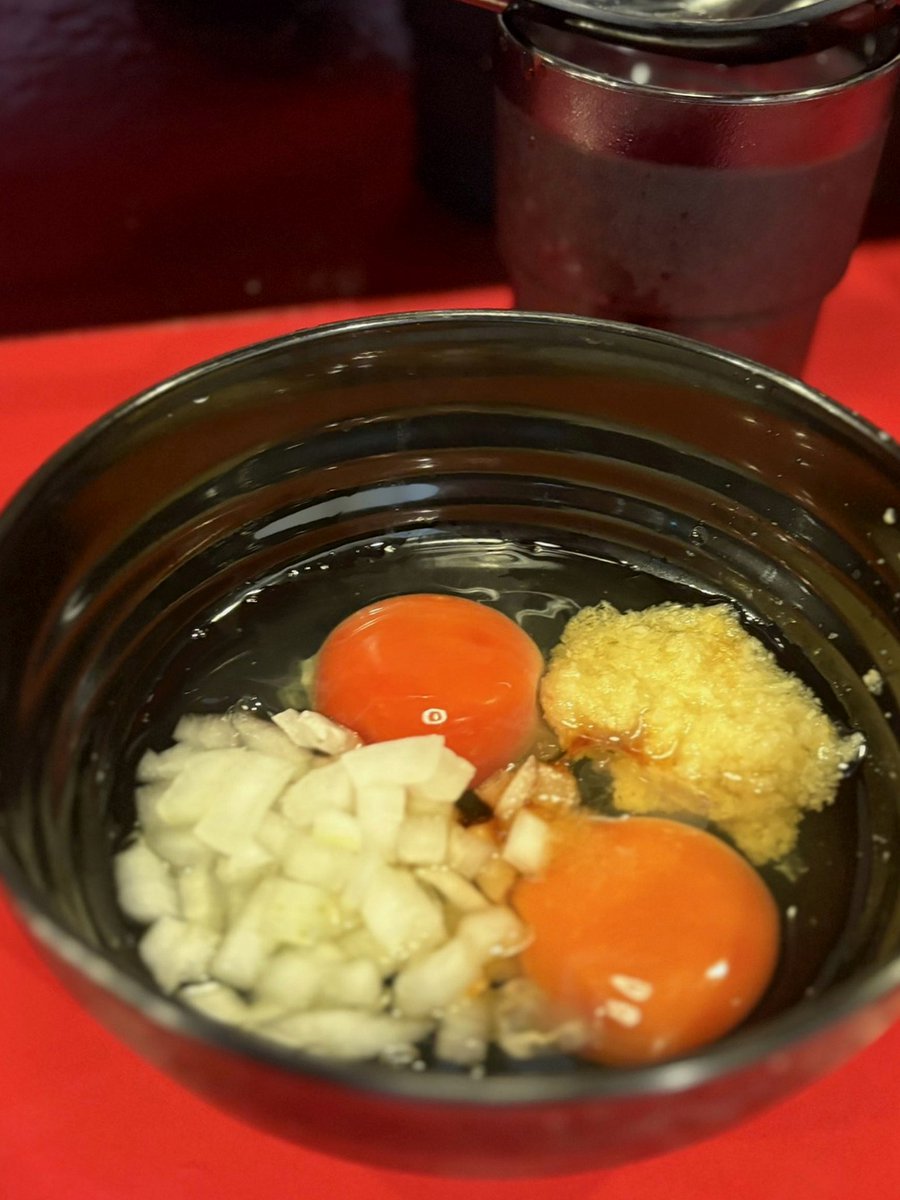 GenesisAshootd's tweet photo. ひとりでサッと食べたラーメン、やっぱりうまい。
ぼんやりした時間が流れるだけ。 https://t.co/4AZ1G5Vul5