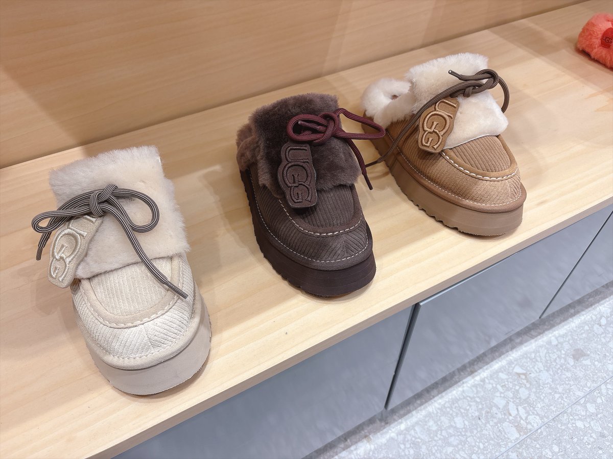 ams2tae's tweet photo. ウォニョン様の🇰🇷UGG厚底サンダル買いました🥀❤️‍🔥
実物可愛すぎてやばい🥰
日本ではまだ販売してないぽいﾉﾈ🫠 https://t.co/tFMxUp4m1r