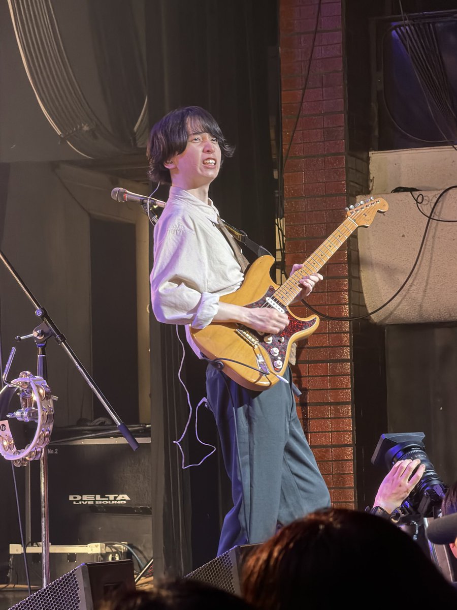 SYSSx39's tweet photo. Nagakumo 1st Full Album NGKM Release Party 「It's like a supermoon」
先週のミニライブに続いて初ワンマン！
アルバムの曲はもちろん、昔の曲も演奏してくれて、大満足の90分でした。
下手側でリズム隊がよく見えたけど、めちゃカッコよかった。
贅沢な週末でした！改めてNGKMは名盤！
#Nagakumo https://t.co/2HU9KZ5or2