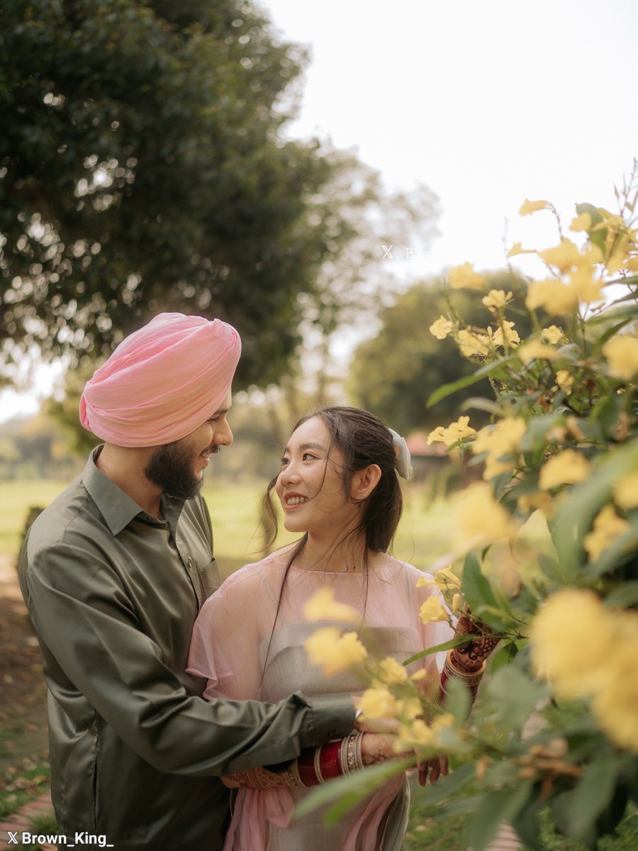 Brown_King__'s tweet photo. Asian chick with her Indian 🇮🇳 Husband....!! https://t.co/Xra11XgqRs